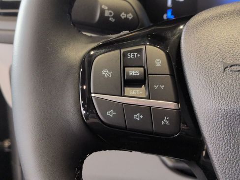 Certified 2025 Ford Escape SE FWD image 26