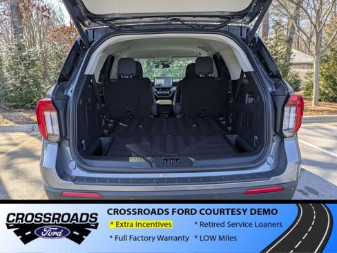 New 2025 Ford Explorer Active image 29