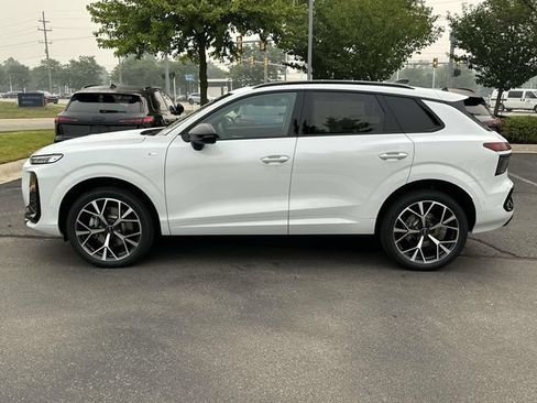 New 2026 Audi Q3 quattro 2.0T AWD/4WD image 2