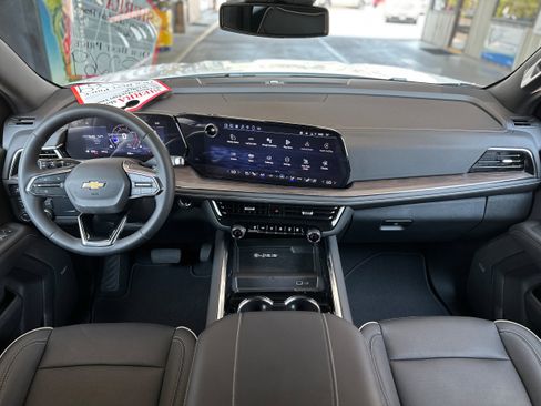 New 2025 Chevrolet Suburban Premier w/ LPO, Illumination Package image 18