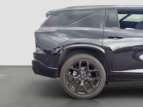 Used 2025 Chevrolet Traverse RS image 23