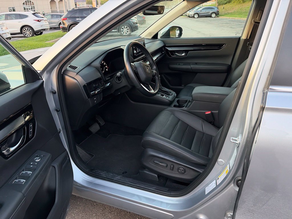 Used 2025 Honda CR-V EX-L image 10