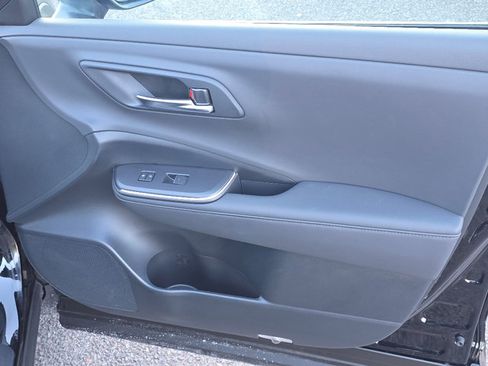 Used 2023 Toyota Crown XLE image 19