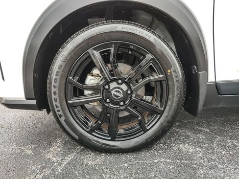 Used 2024 Nissan Kicks SR w/ SR Premium Package image 23