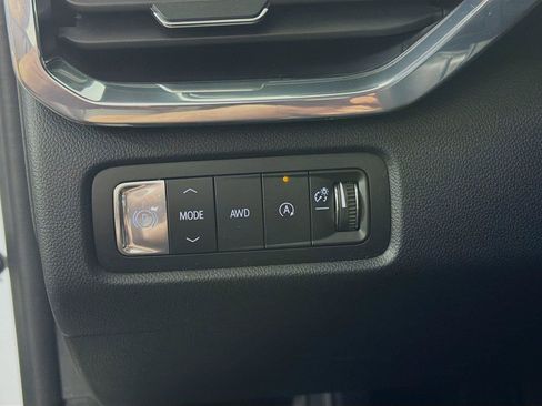 Used 2026 GMC Acadia Elevation w/ Elevation Premium Package AWD/4WD image 17