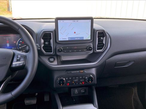 Used 2024 Ford Bronco Sport Outer Banks w/ Tech Package AWD/4WD image 6