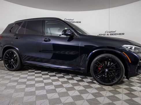 Used 2022 BMW X5 xDrive40i w/ M Sport Package AWD/4WD image 2