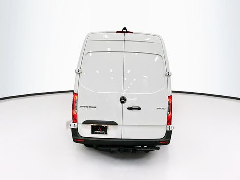 Used 2025 Mercedes-Benz Sprinter 2500 image 7