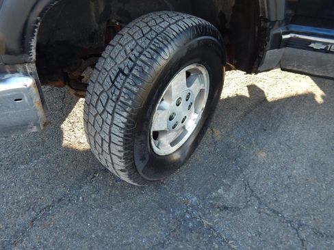 Used 1995 Chevrolet Silverado 1500 4x4 Regular Cab image 16