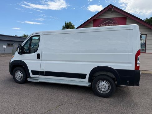 Used 2025 RAM ProMaster 2500 w/ U-Haul Equipment Group FWD image 3