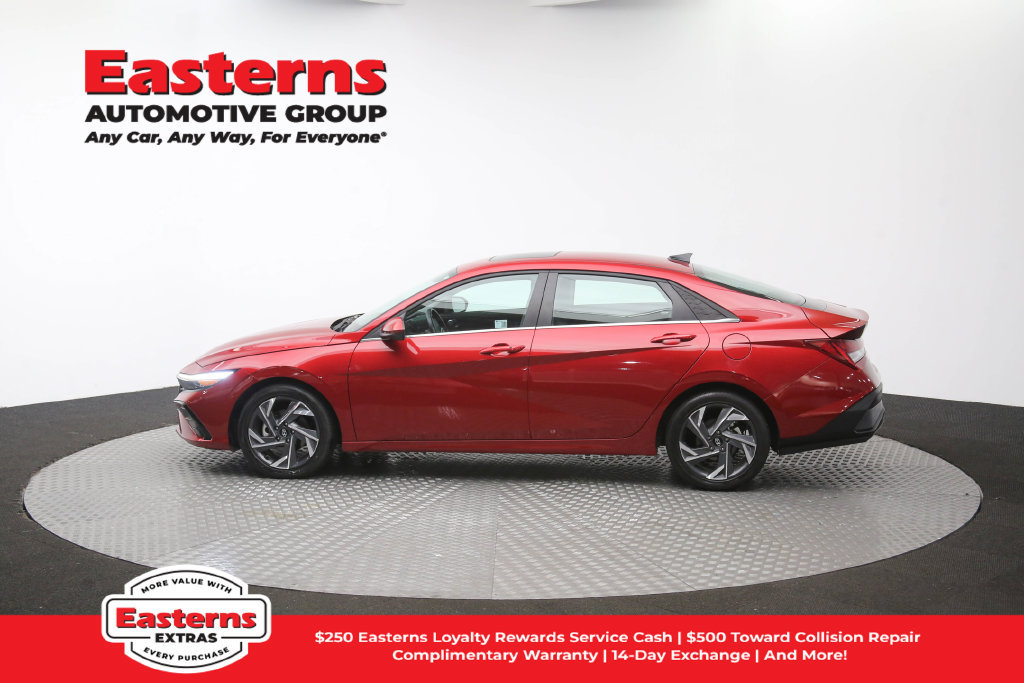 Used 2025 Hyundai Elantra SEL FWD image 63
