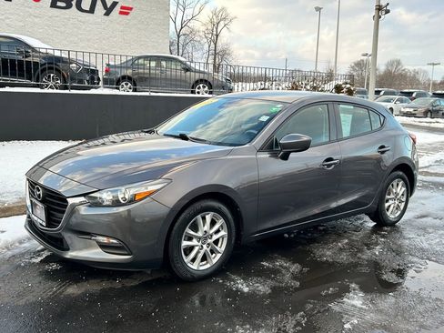 Used 2018 MAZDA MAZDA3 Sport image 2
