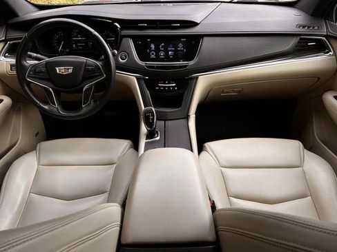 Used 2018 Cadillac XT5 FWD image 13