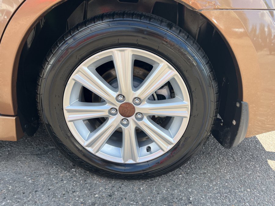Used 2011 Subaru Legacy 2.5i Premium AWD/4WD image 20