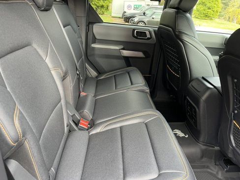 Used 2022 Ford Bronco Badlands image 10