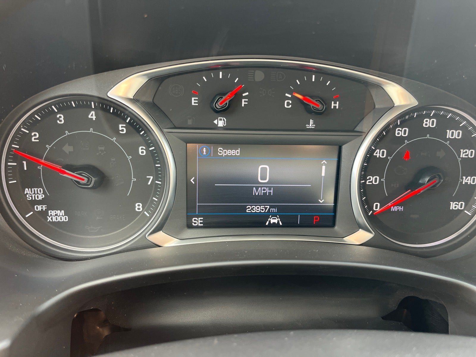 Used 2024 GMC Terrain SLE w/ Driver Convenience Package FWD image 14
