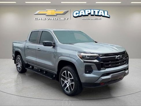 Used 2024 Chevrolet Colorado Z71 w/ Z71 Convenience Package 2 AWD/4WD image 8