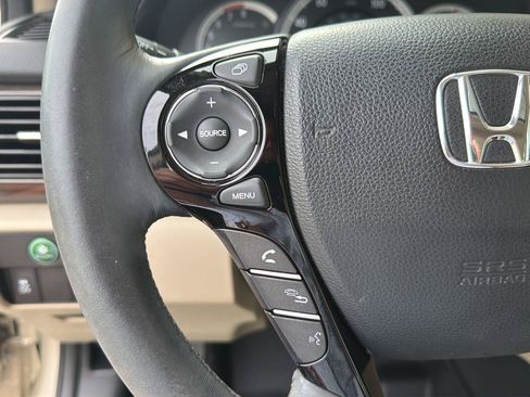 Used 2017 Honda Accord EX-L image 19