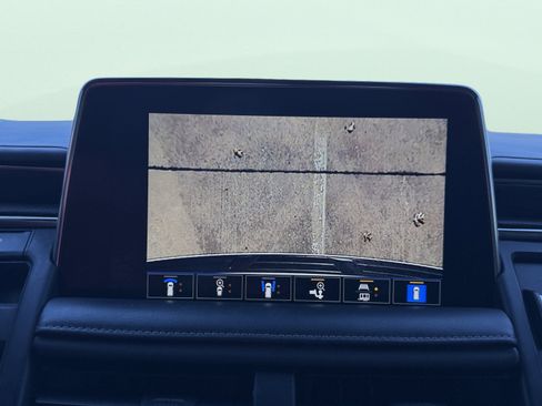 Used 2022 GMC Yukon XL SLT w/ SLT Luxury Package image 64