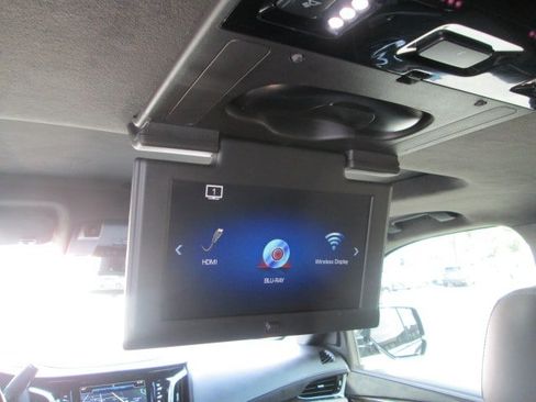 Used 2020 Cadillac Escalade Platinum AWD/4WD image 18