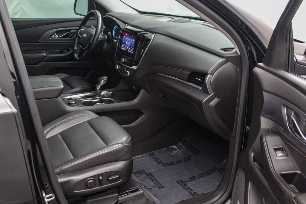 Used 2021 Chevrolet Traverse Premier w/ Redline Edition AWD/4WD image 23