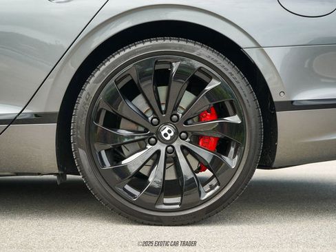 Used 2022 Bentley Flying Spur Plug-In Hybrid image 84