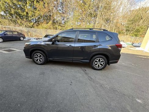 Used 2019 Subaru Forester Premium image 10
