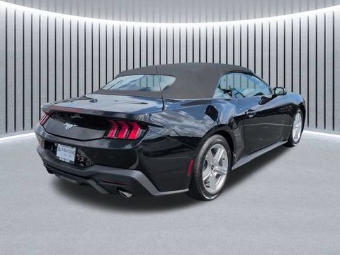 Used 2026 Ford Mustang Premium RWD image 5