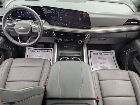 New 2025 Chevrolet Suburban Premier image 13