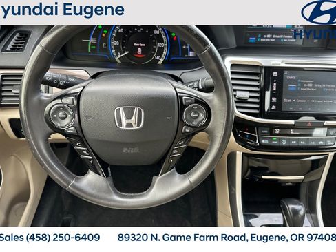 Used 2017 Honda Accord Touring image 19