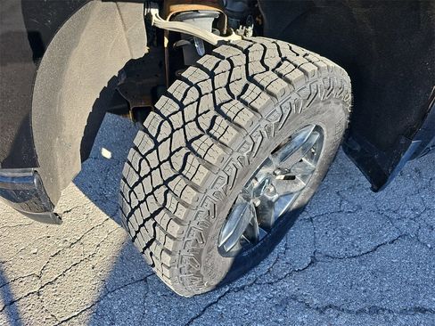 Used 2021 Chevrolet Silverado 1500 LT Trail Boss w/ Convenience Package II image 31