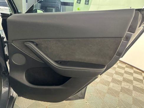 Used 2023 Tesla Model Y Long Range AWD/4WD image 24