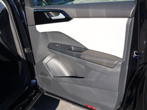 New 2026 Volkswagen Taos S image 14