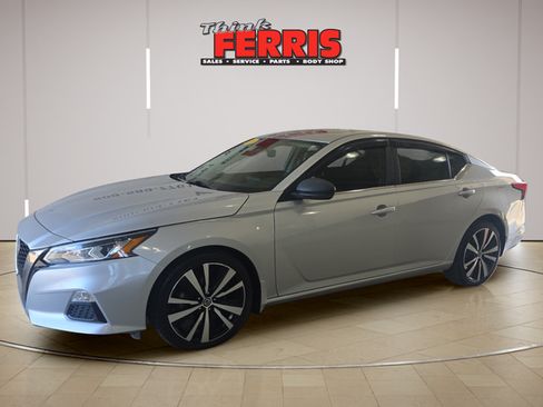 Used 2019 Nissan Altima 2.5 SR w/ SR Premium Package AWD/4WD image 1