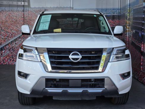 Used 2024 Nissan Armada SL w/ Captain's Chairs Package RWD image 3