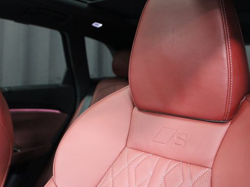 Used 2025 Audi SQ5 Prestige image 34