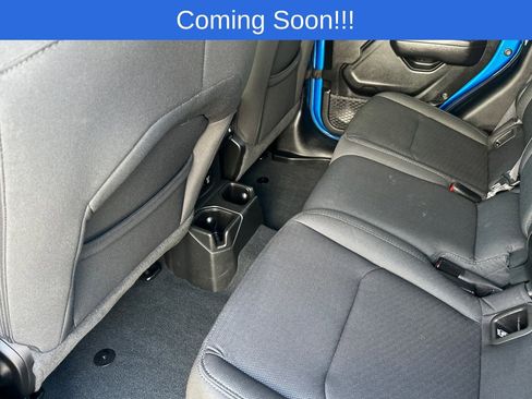 Used 2022 Jeep Gladiator Sport AWD/4WD image 12