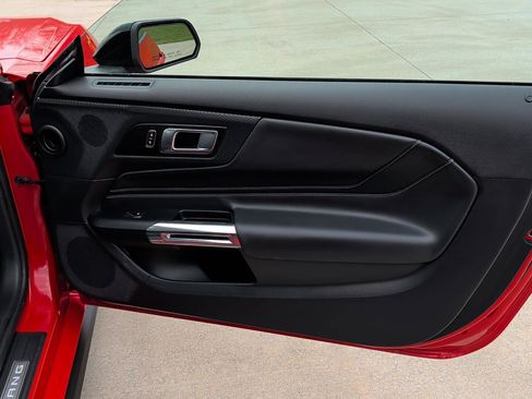 Used 2025 Ford Mustang GT Premium image 24