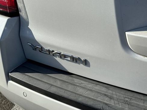 Used 2018 GMC Yukon SLT w/ Premium Edition AWD/4WD image 7