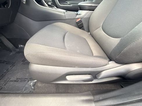 Used 2022 Toyota RAV4 LE AWD/4WD image 12