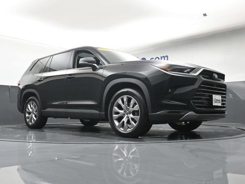 Used 2024 Toyota Grand Highlander AWD image 30