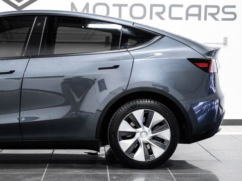 Used 2023 Tesla Model Y Long Range AWD/4WD image 13