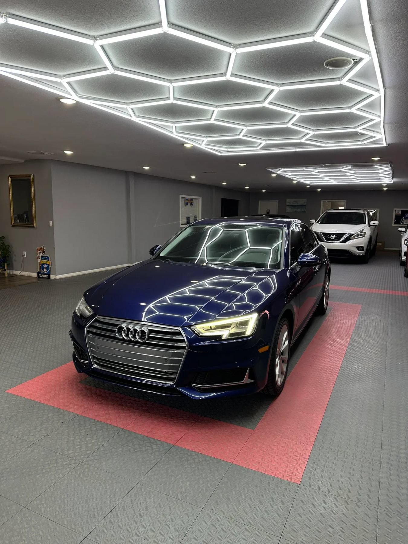 Used 2019 Audi A4 2.0T Premium Plus w/ Premium Plus Package FWD image 2