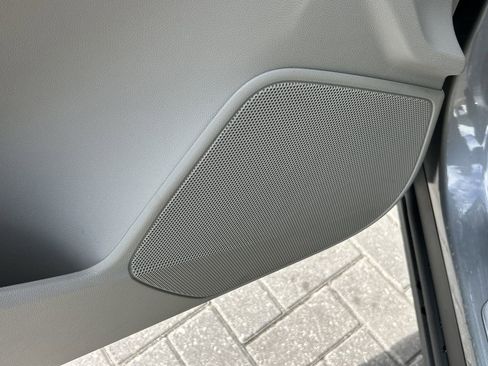 Certified 2023 Cadillac XT4 Luxury w/ Cold Weather Package image 21