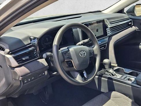 Used 2025 Toyota Camry LE image 10