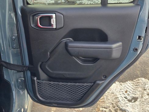 Used 2024 Jeep Gladiator Willys image 8