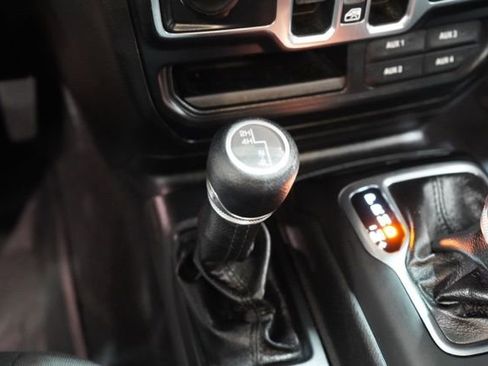 Used 2019 Jeep Wrangler Unlimited Sport S image 29