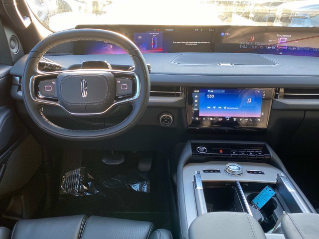 New 2027 Lincoln Navigator Reserve w/ Jet Appearance Package AWD/4WD image 6