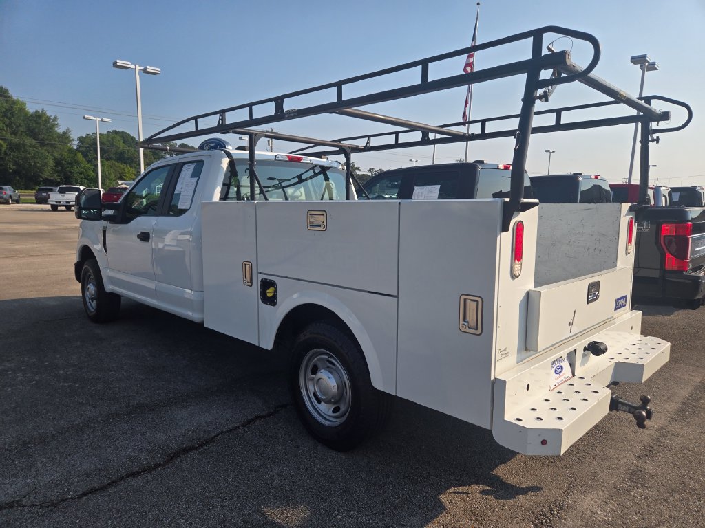Used 2022 Ford F250 XL w/ Power Equipment Group RWD image 3