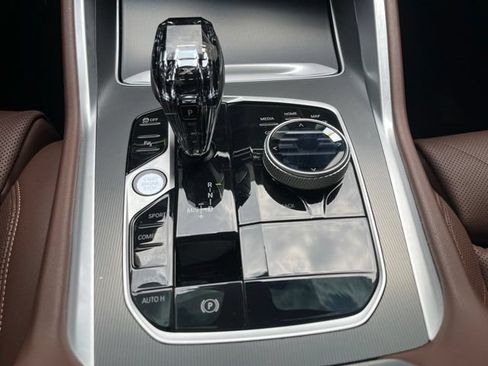 Used 2023 BMW X6 xDrive40i w/ Executive Package AWD/4WD image 17